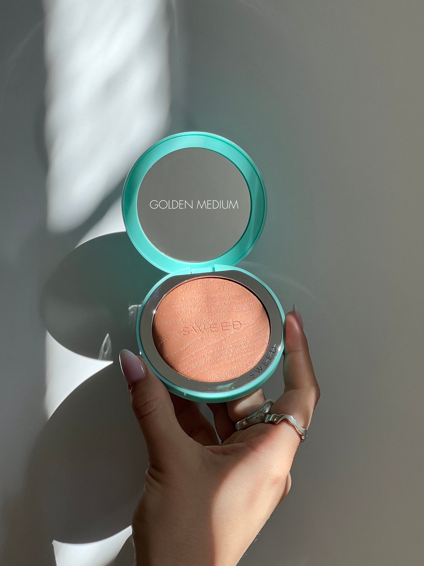 #color_golden-medium